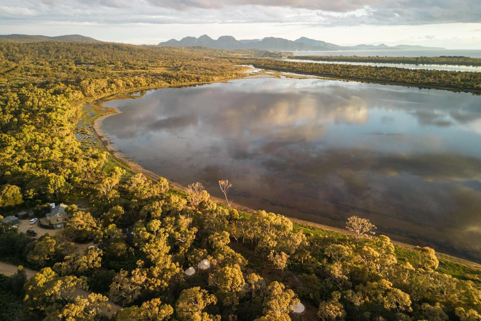 Hotel Numie - Freycinet Peninsula - Glamping - Heated - Waterfront Coles Bay Zewnętrze zdjęcie